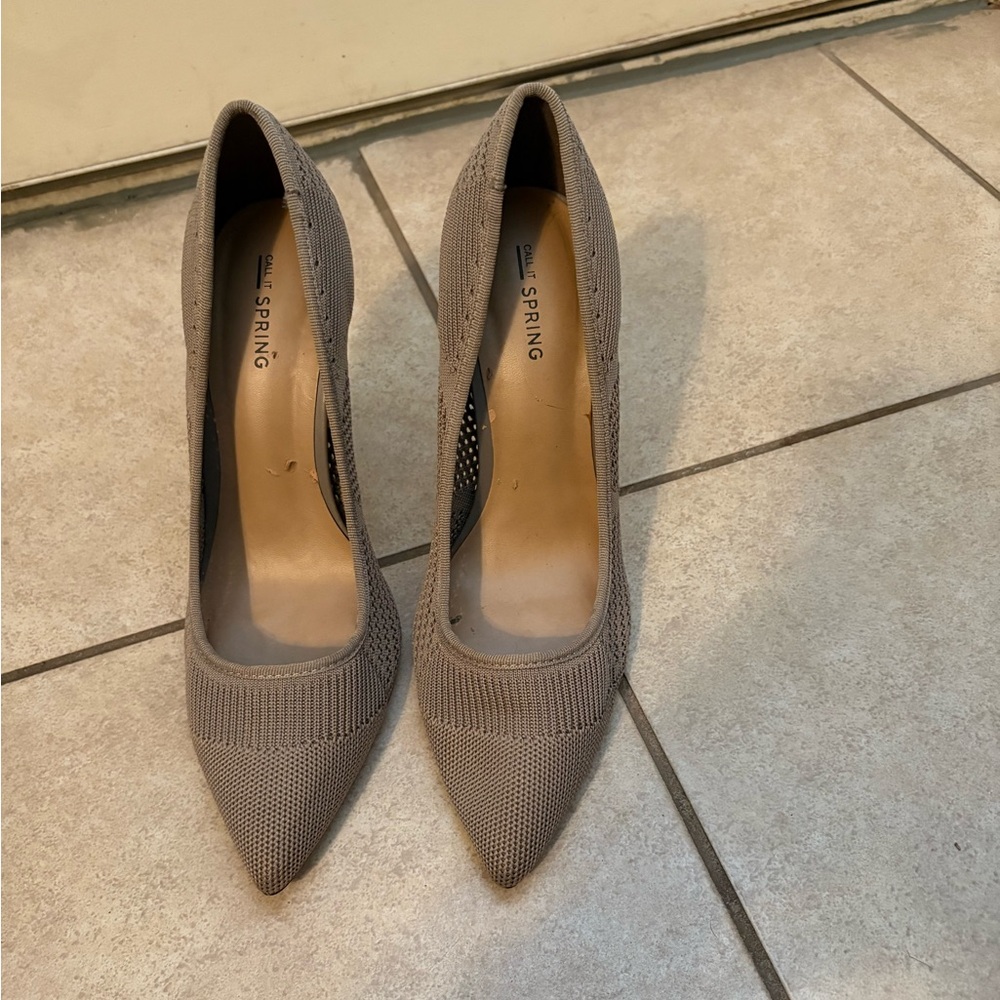 Women's Tan Heels